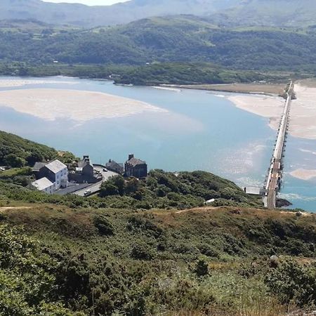 Seasalt Loft Apartment Barmouth Bagian luar foto