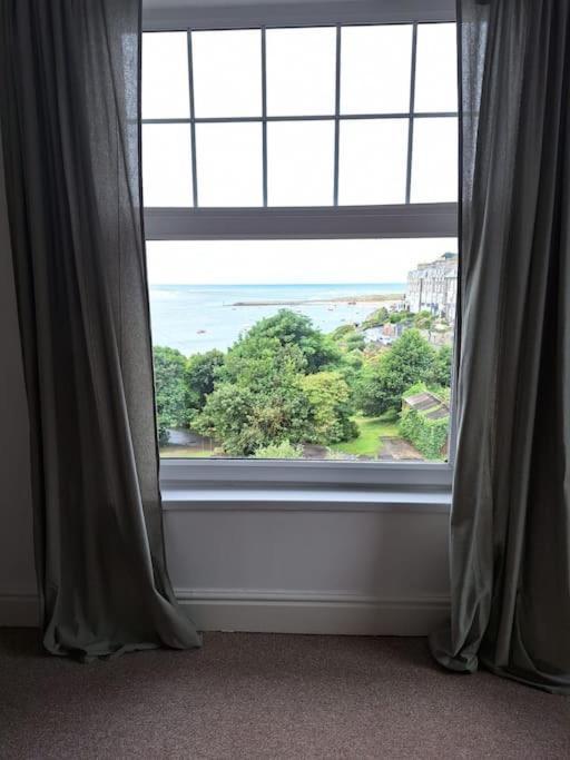 Seasalt Loft Apartment Barmouth Bagian luar foto